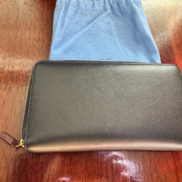 Smythson Dark Navy Travel Zip Wallet - Picture 4 of 6